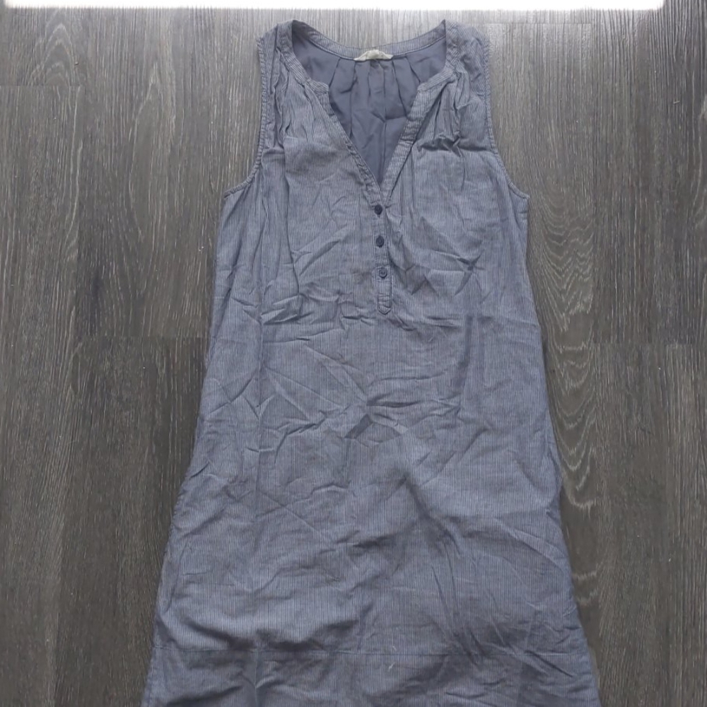 Dress with pocket